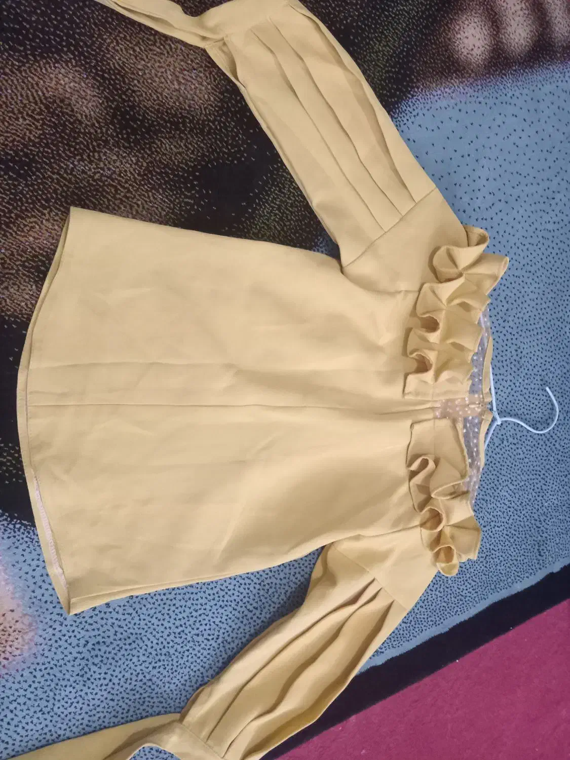 دامن و شومیز|لباس|آشخانه, |دیوار