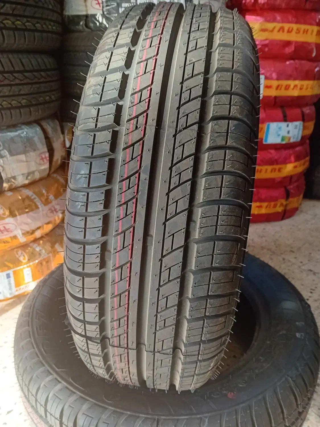 لاستیک بارز وانت تیبا کوئیک تیبا ۲ سایز ۱۳ و ۱۴|قطعات یدکی و لوازم جانبی|بجنورد, |دیوار