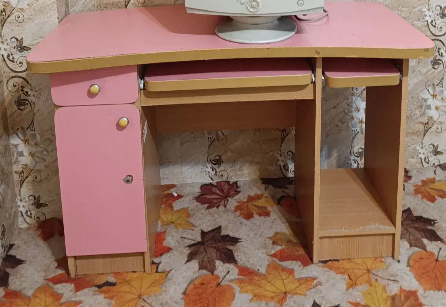 میز کامپیوتر|میز تحریر و کامپیوتر|لردگان, |دیوار