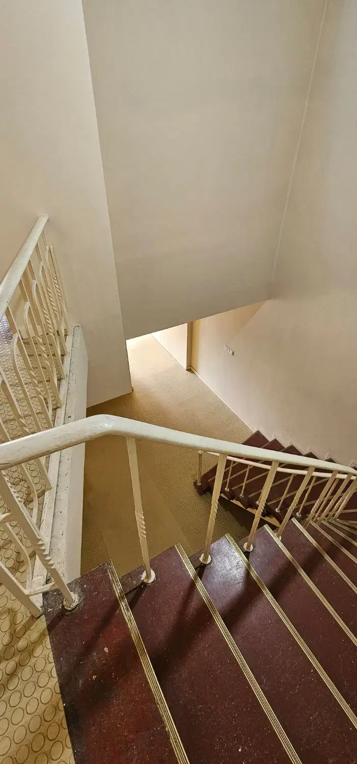 ۵۰۰متر بنا با ۳۰۰متر حیاط دربست پارک هنرمندان