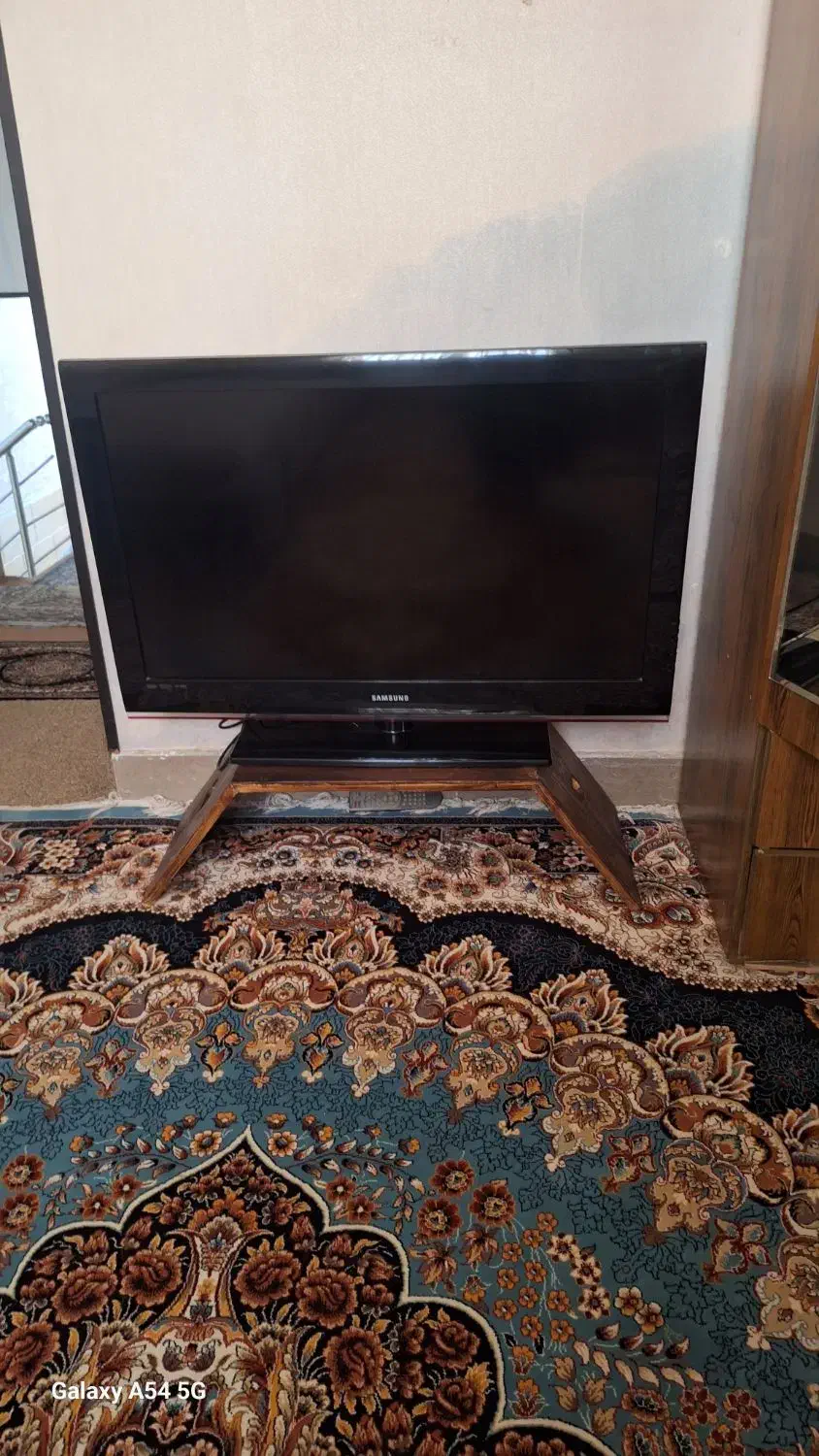 یک تلویزیون ال سی دی ۴۰اینچ سامسونگ کره ای اصل|تلویزیون و پروژکتور|شیراز, شهرک سراج|دیوار