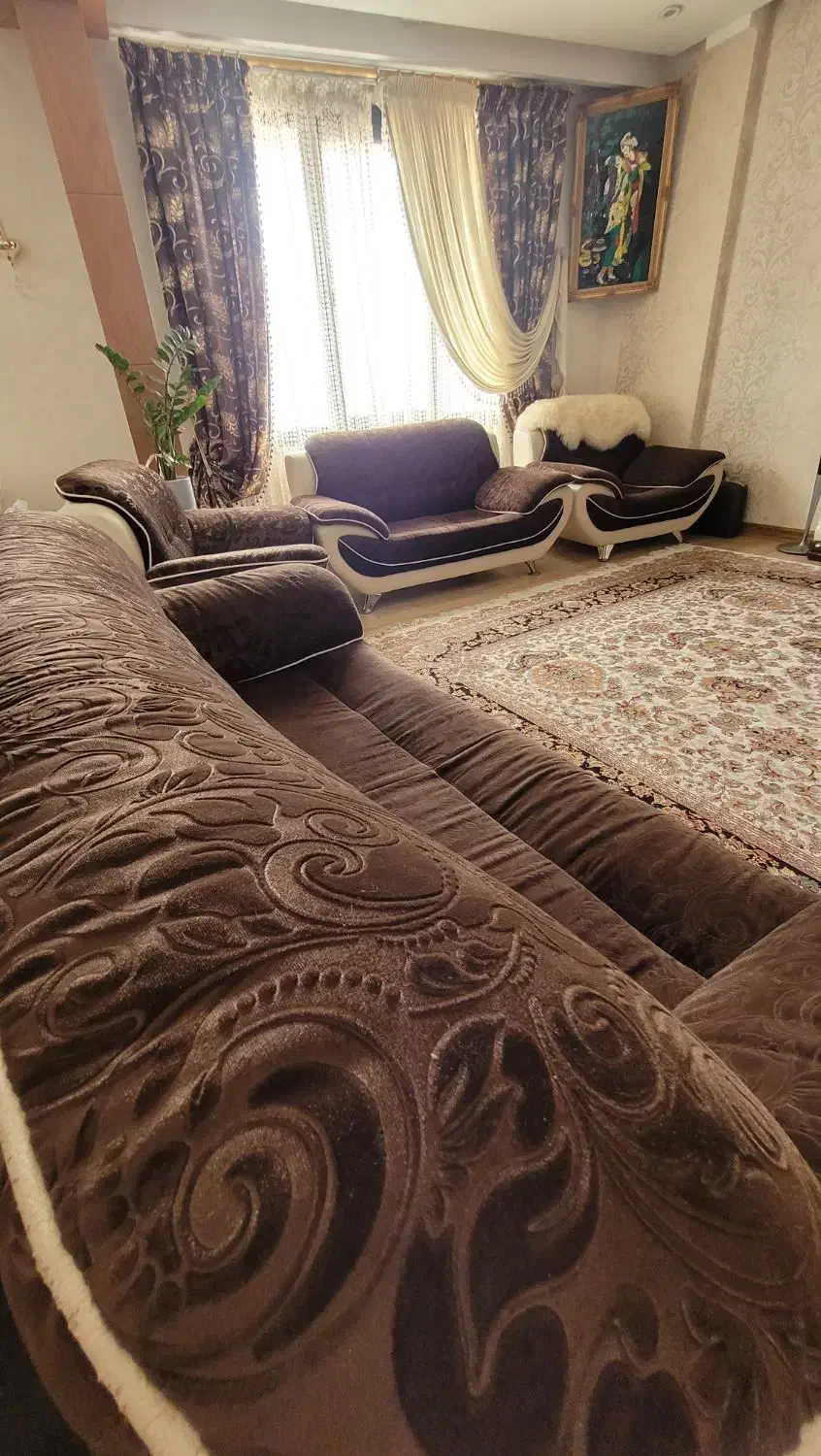 مبل ۹ نفره چرم و پارچه به همراه شزلون|مبلمان خانگی و میز عسلی|همدان, |دیوار