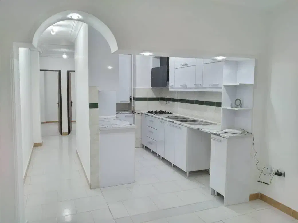 اجاره رهن اپارتمان/شهرداری/استادسرامعلم/پارکینگ/ط۲|اجارهٔ آپارتمان|رشت, استادسرا|دیوار