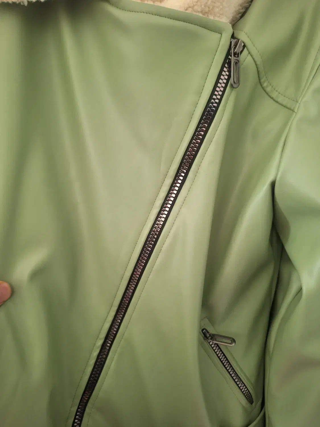 کت چرم کوتاه زنانه|لباس|شاهین‌شهر, مخابرات (شهید بهشتی)|دیوار