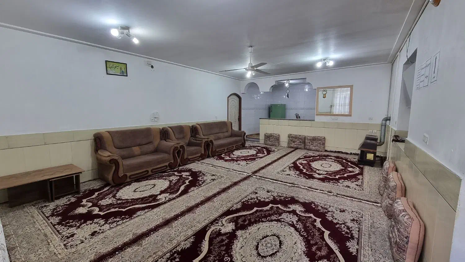 سویت مبله یک خواب جنب حرم باامکانات وپارکینگ مستقل|اجارهٔ کوتاهمدت آپارتمان و سوئیت|طبس, |دیوار