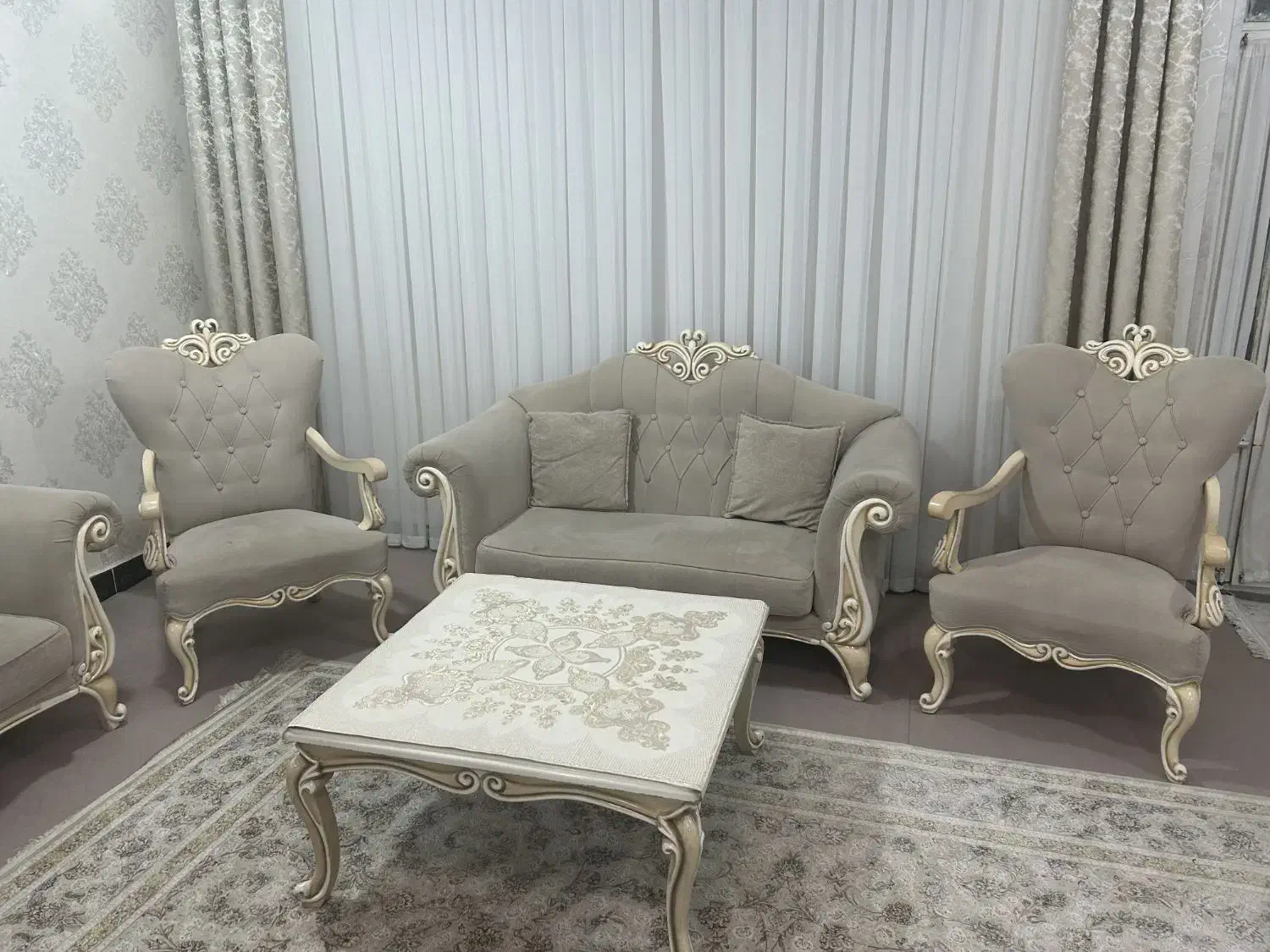 مبل ۷ نفره کلاسیک|مبلمان خانگی و میز عسلی|ایلام, |دیوار