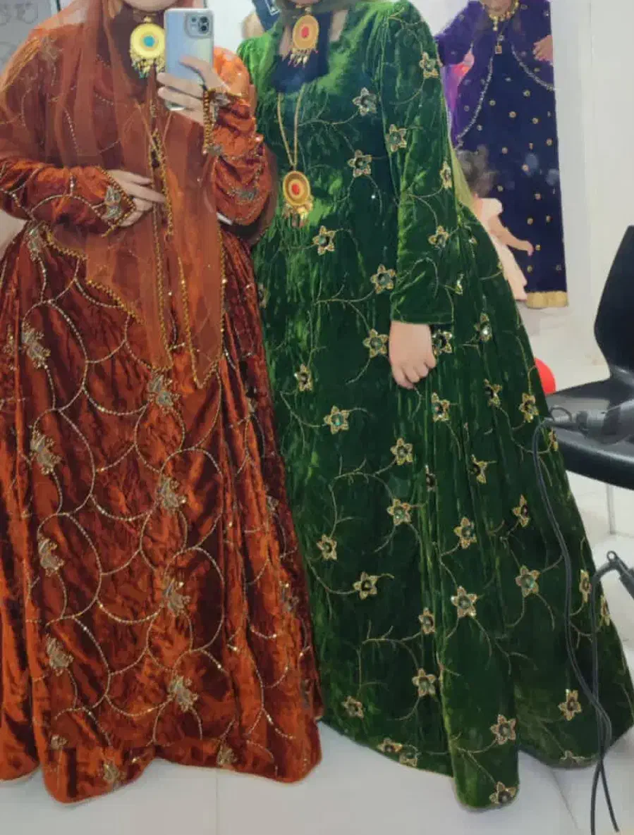 لباس ابریشم نو|لباس|یاسوج, |دیوار