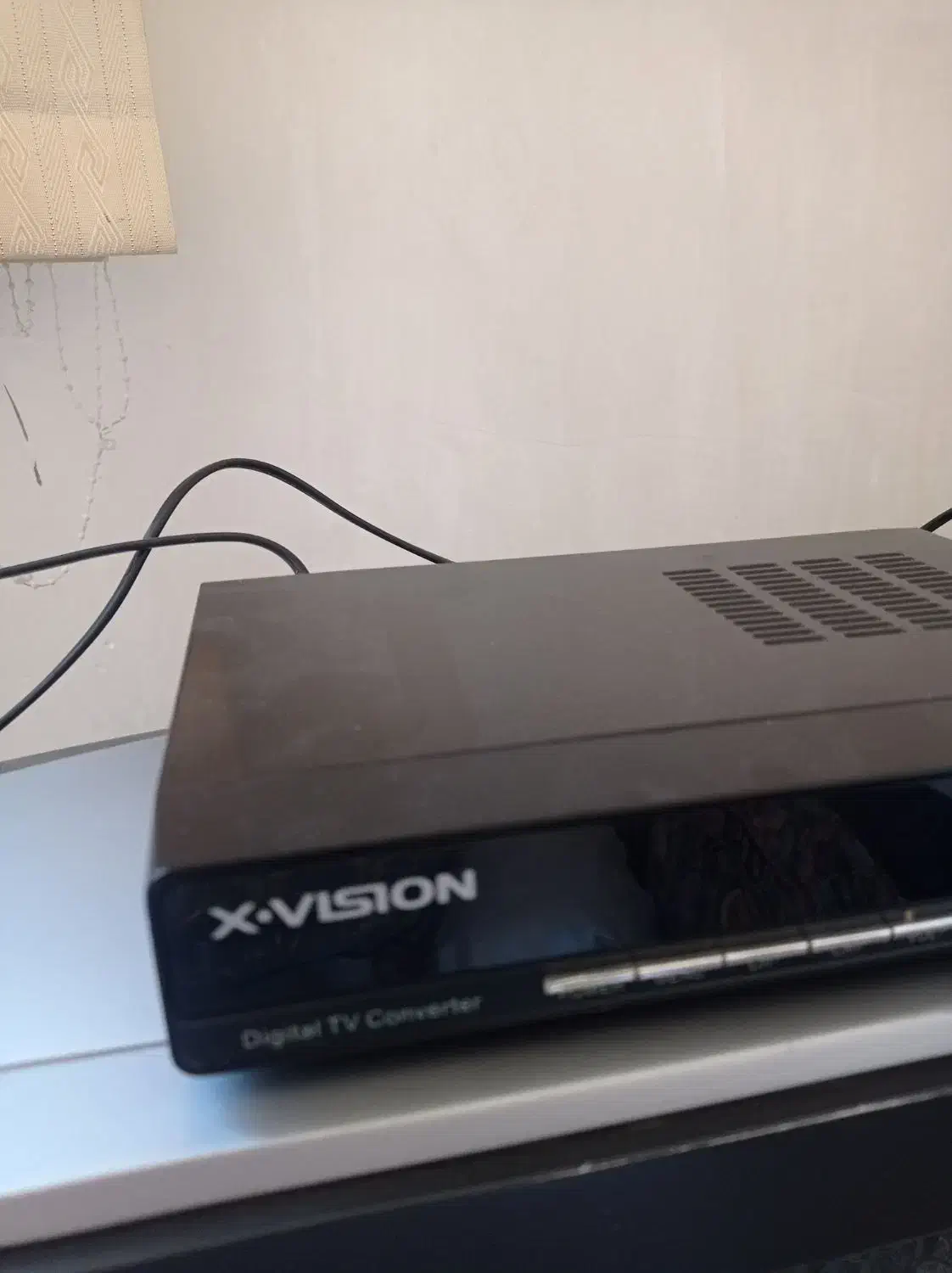 تلویزیون بیست یک همراه با دستگاه دیجیتالی|تلویزیون و پروژکتور|کرمانشاه, |دیوار