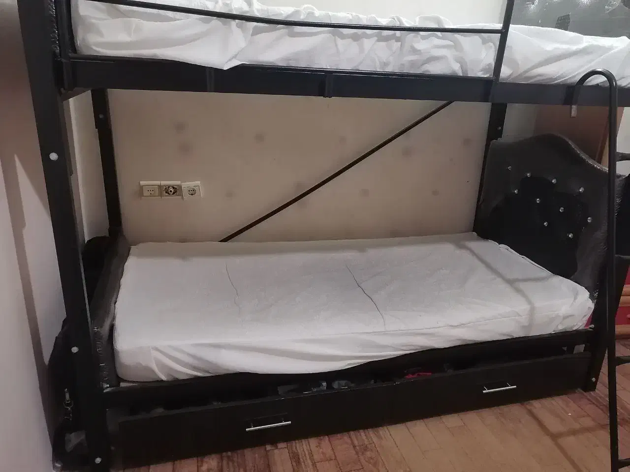 تخت خواب دوطبقه فلزی|تخت و سرویس خواب|مشهد, حسابی جنوبی (شهرک غرب)|دیوار