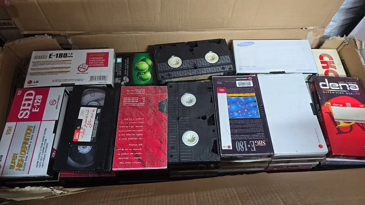 1000عدد فیلم VHSپرشده دونه ایی ۴تومن|فیلم و موسیقی|تهران, مختاری|دیوار