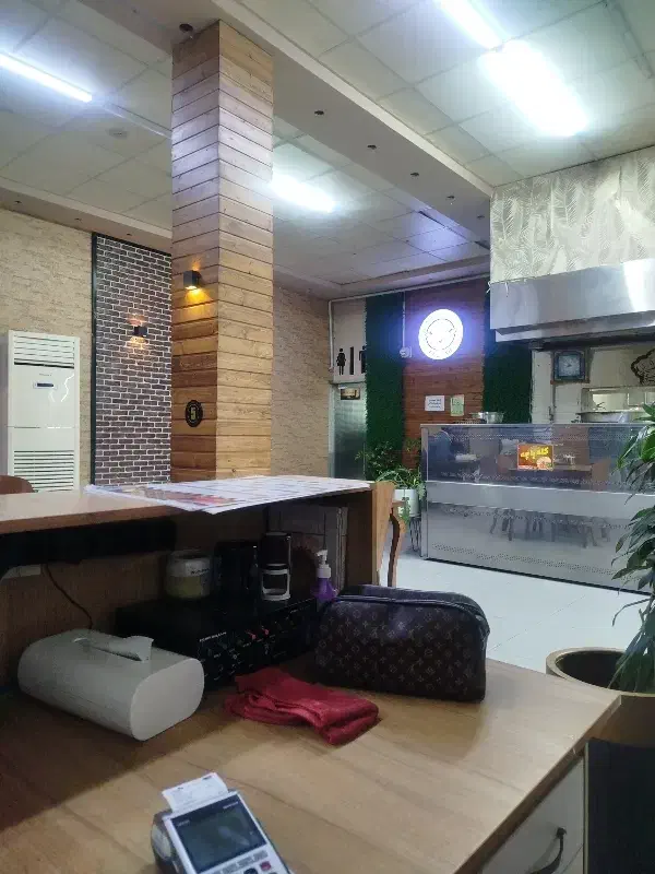 به یک صندوقدار برای رستوران نیازمنیدم|استخدام خدمات فروشگاه و رستوران|ساری, |دیوار