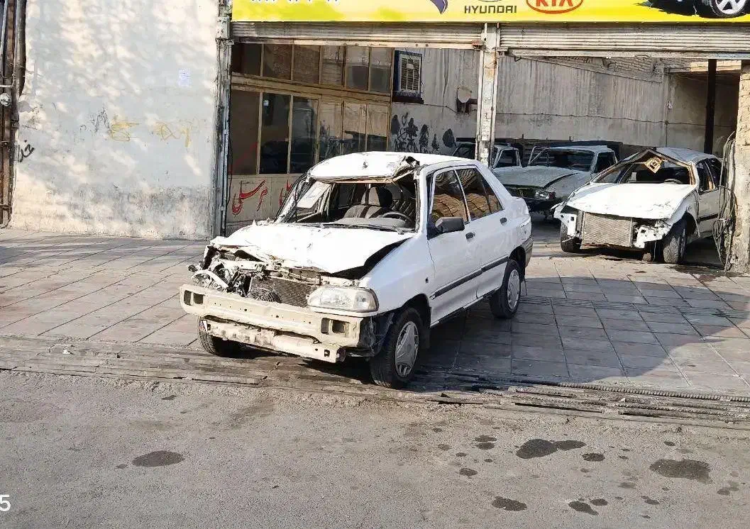 پراید ۱۳۱ مدل 1395 تصادفی|خودرو سواری و وانت|باقرشهر, |دیوار