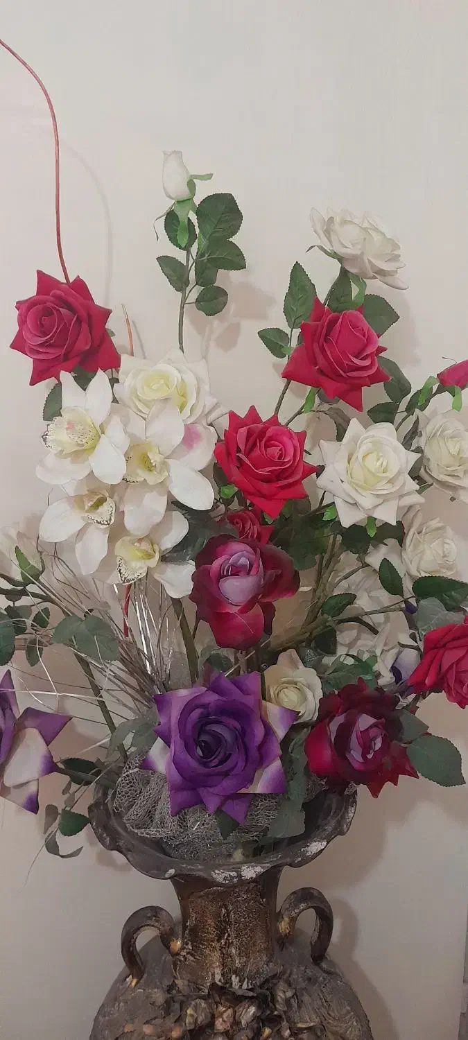 گل با گلدان|گل مصنوعی|خوی, |دیوار