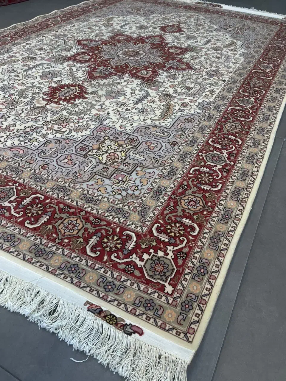 فرش دستباف (بساک) تک ۶ متری هریس تبریز ۵۰ رج|فرش|مشکیندشت, |دیوار