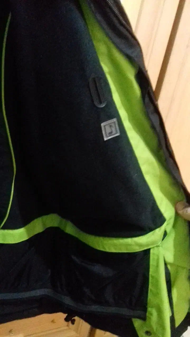 لباس اسکی خارجی|ورزش‌های زمستانی|مشهد, جاهد شهر|دیوار