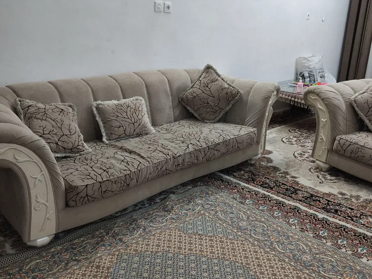 مبل|مبلمان خانگی و میز عسلی|پل سفید, |دیوار