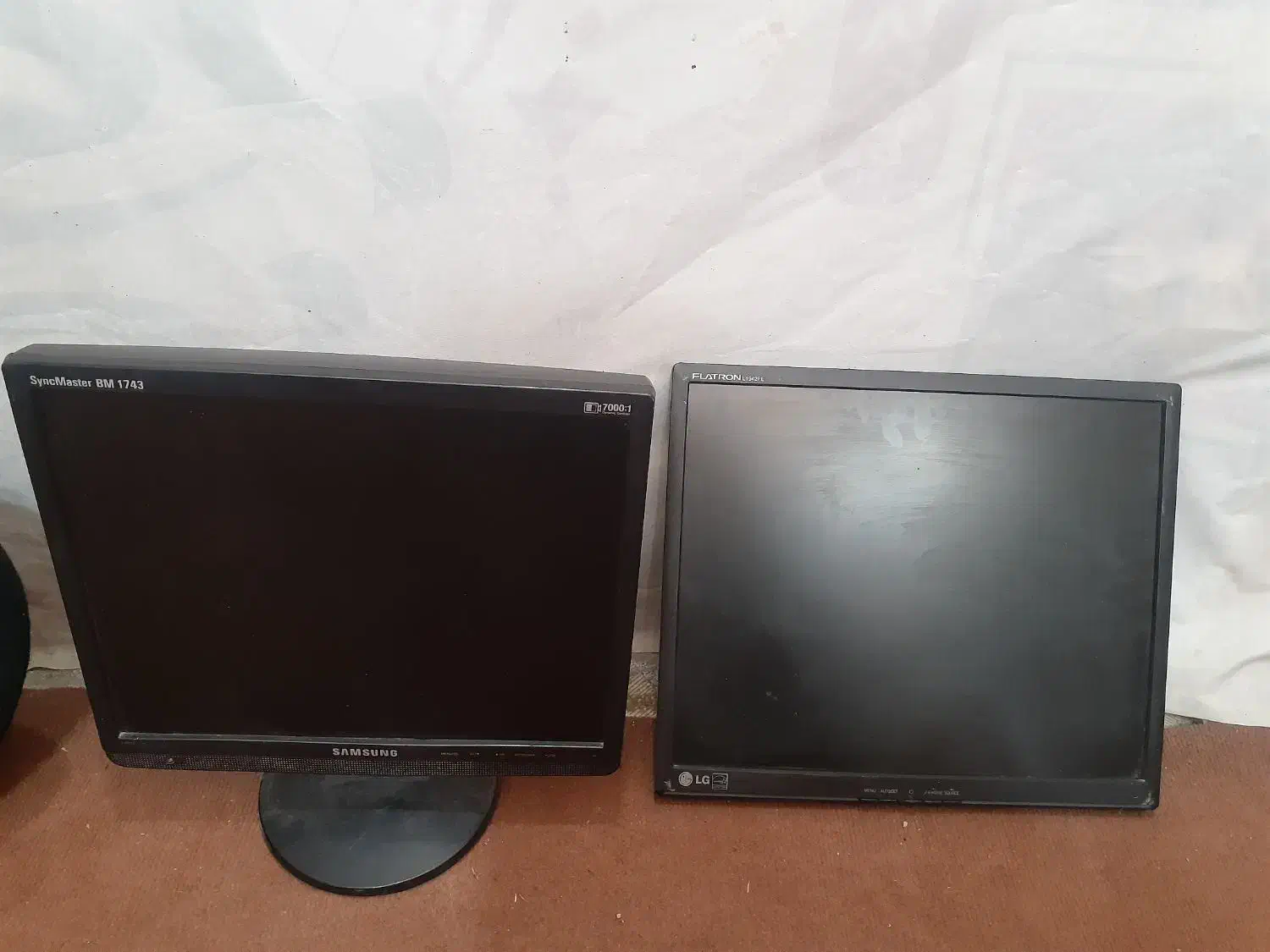 دوعدد مانیتور سالم شرطی|قطعات و لوازم جانبی رایانه|شوشتر, |دیوار