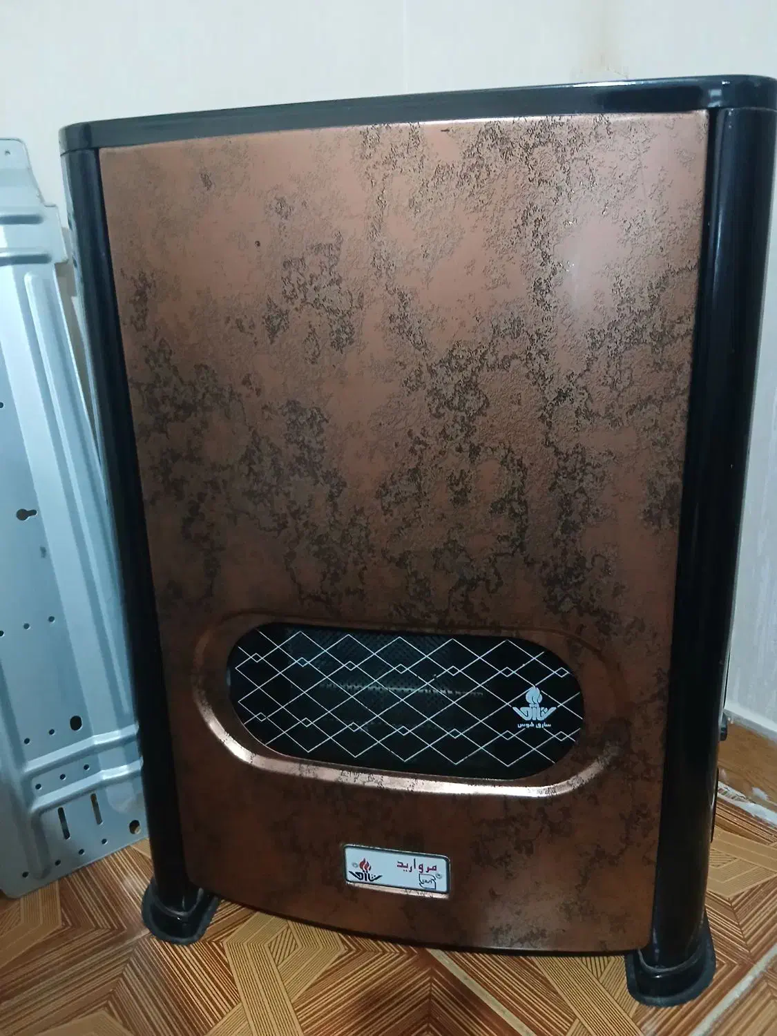 بخاری 8000.سالم.بدون لک|بخاری، هیتر، شومینه|فومن, |دیوار