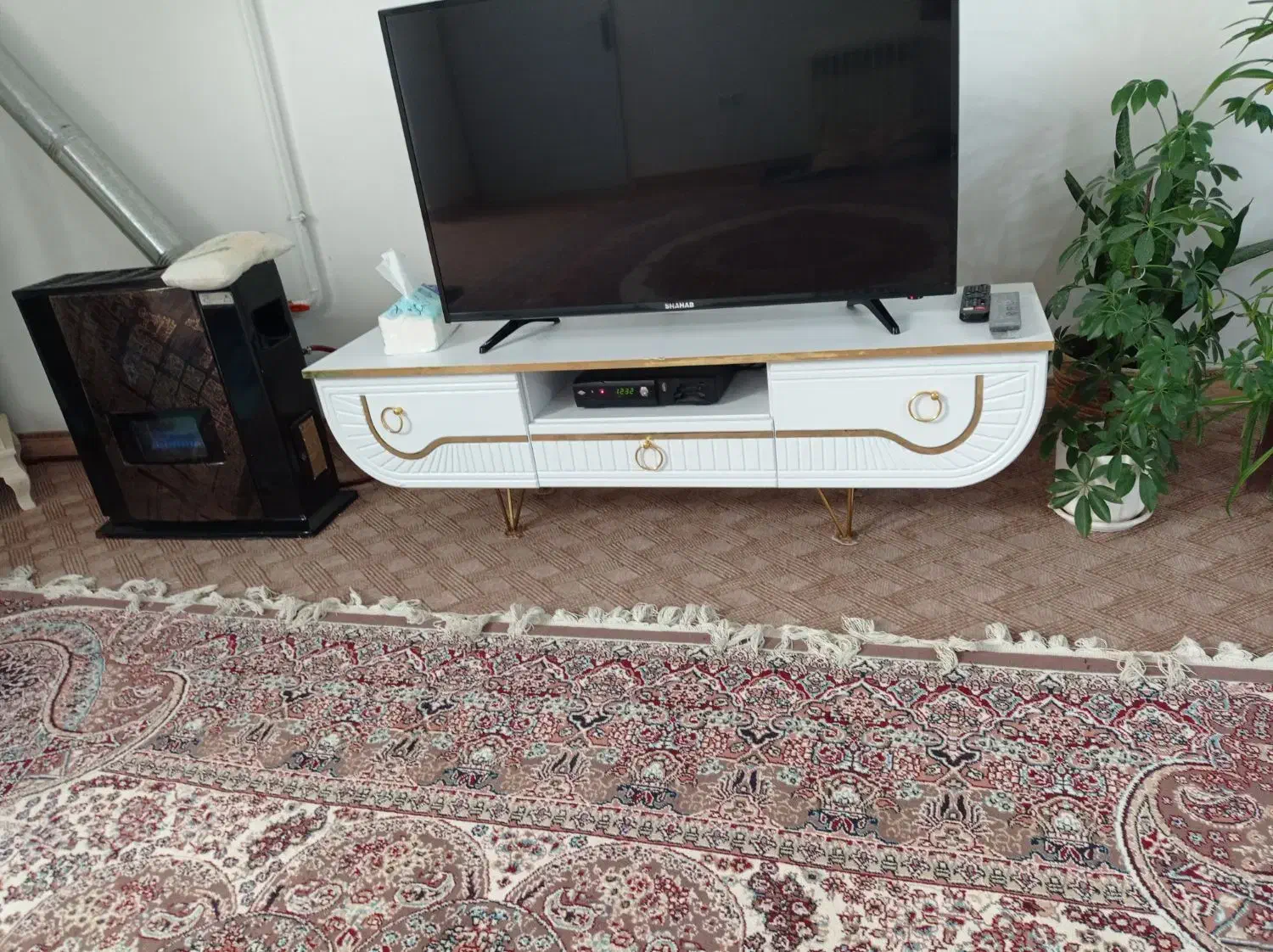 فروشی به دلیل کمبود جا|مبلمان خانگی و میز عسلی|اسدآباد, |دیوار