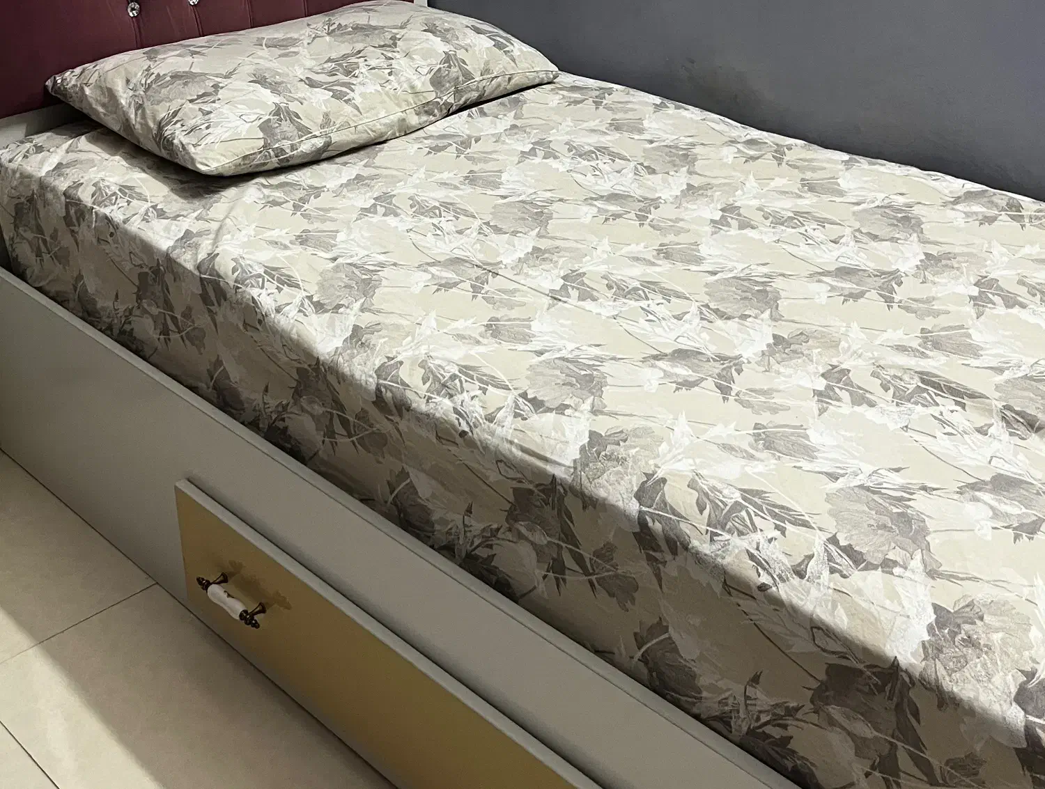 تشک|تشک تختخواب|گرگان, |دیوار