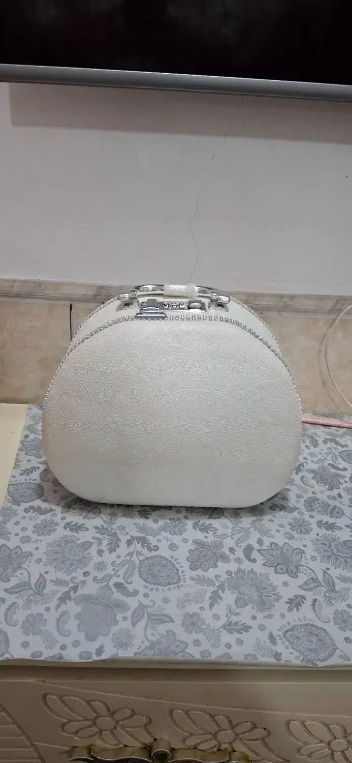 جعبه ارایش|آرایشی، بهداشتی، درمانی|قم, جوی شور|دیوار