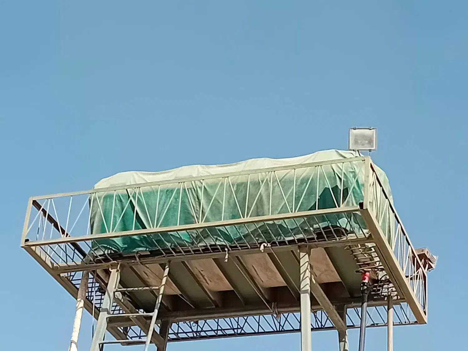 دکل و تانک آهنی|مصالح و تجهیزات ساختمان|برخوار, |دیوار