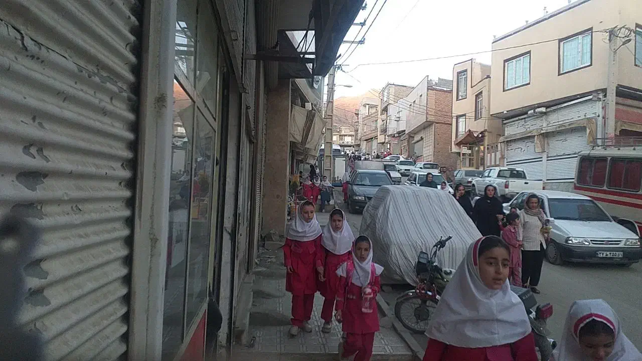 فروش فوری 3 دهنه مغازه فوق العاده نایسر|فروش مغازه و غرفه|دهگلان, |دیوار