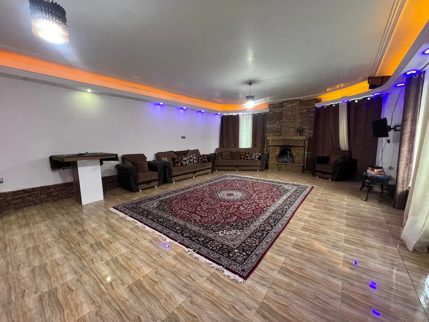 باغ اجاره ای جشن تولد مهمانی نامزدی ودورهمی|اجارهٔ کوتاهمدت ویلا و باغ|سیاخ دارنگون, |دیوار