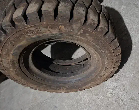 یک حلقه لاستیک ۳۰۰۱۵ لیفتراک باتیوب سالم|قطعات یدکی و لوازم جانبی|بندرعباس, |دیوار