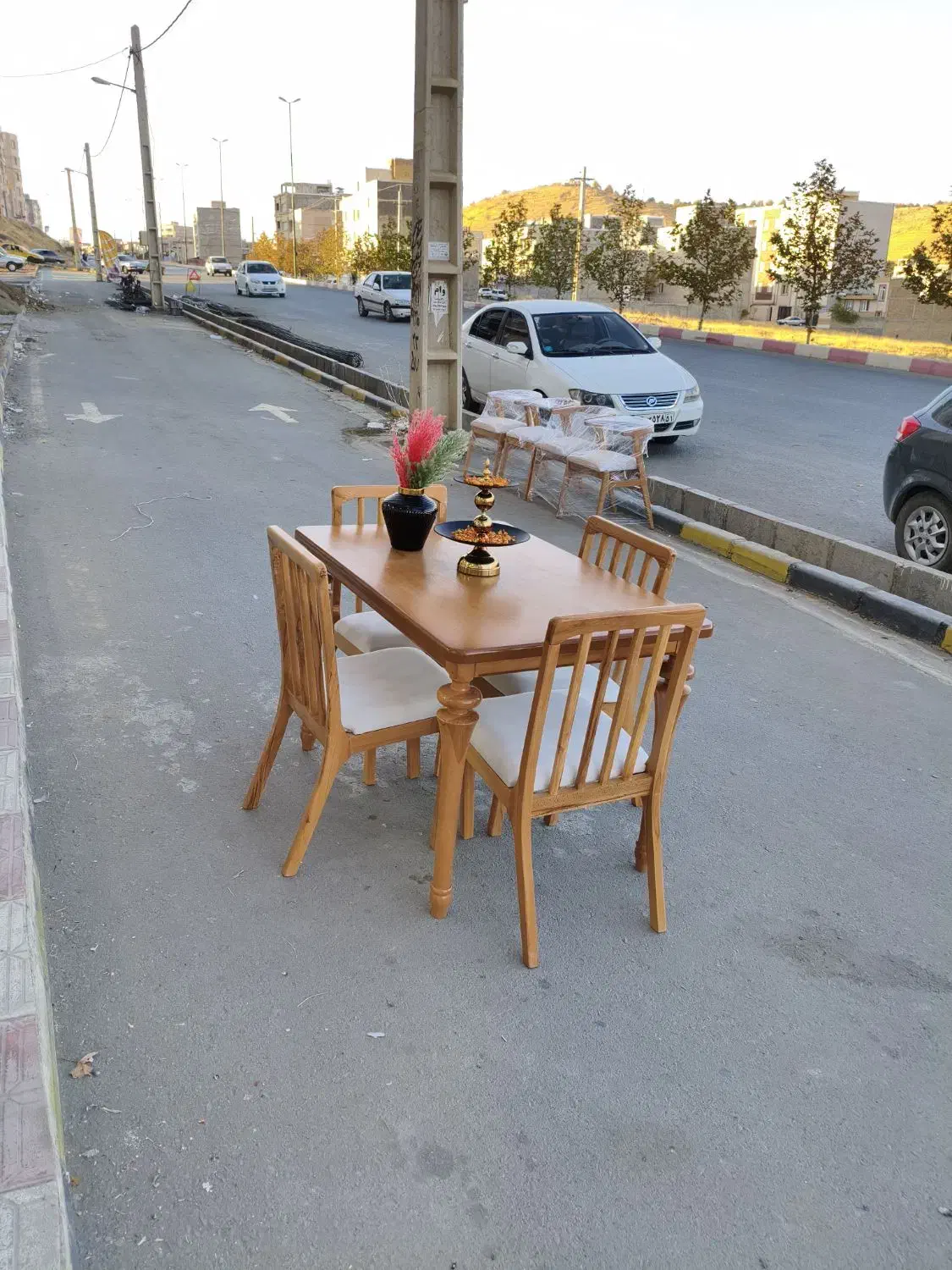 نهارخوری مدل نرده ای|میز و صندلی غذاخوری|سنندج, |دیوار