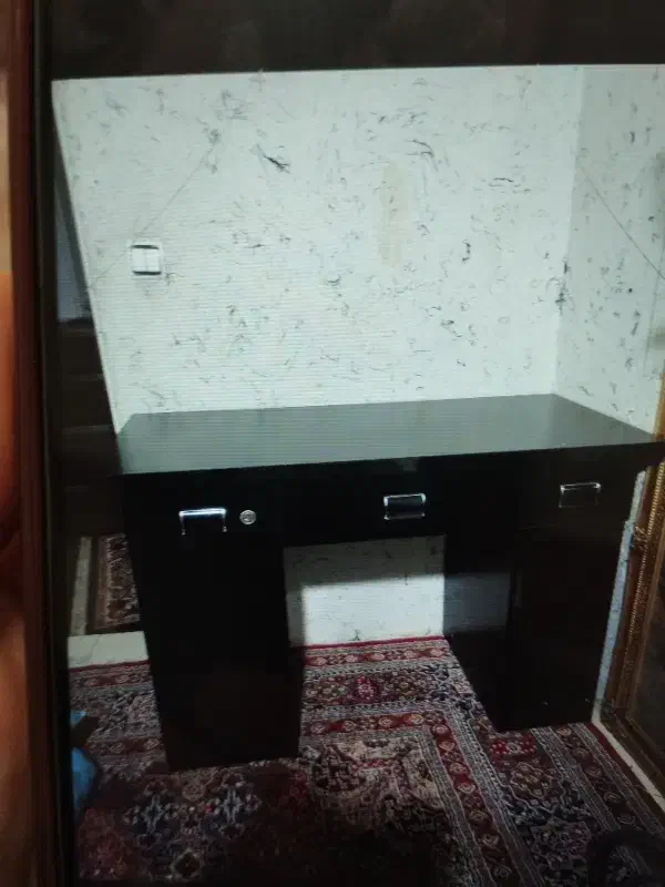 میزتحریر دارای سه کشوسالم وشیک|میز تحریر و کامپیوتر|ملایر, |دیوار