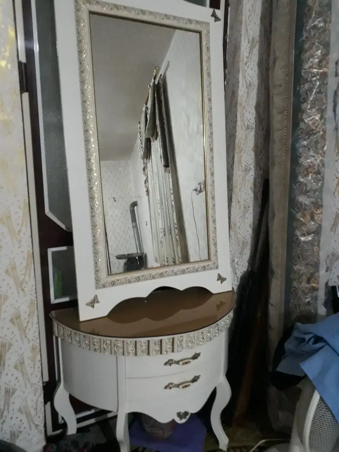 فروش فوری فرش اینه کنسول میزتلوزیون|فرش|صومعهسرا, |دیوار