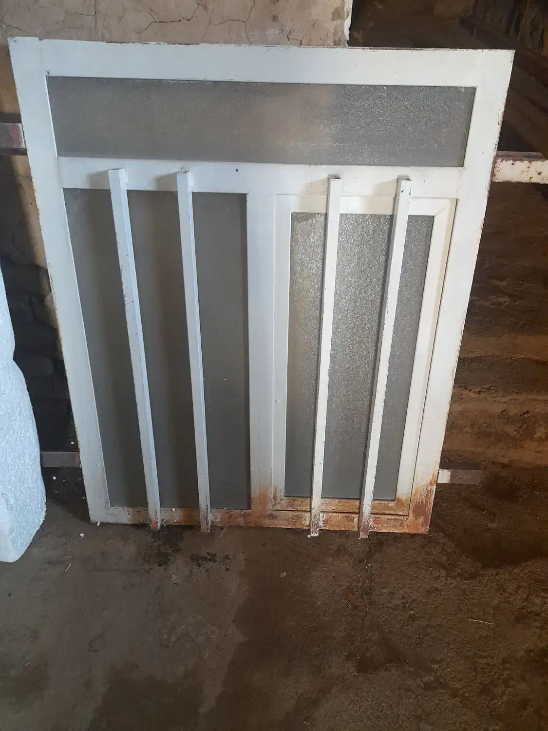 بشکه|ظروف نگهدارنده، پلاستیکی، یک‌بارمصرف|نهاوند, |دیوار