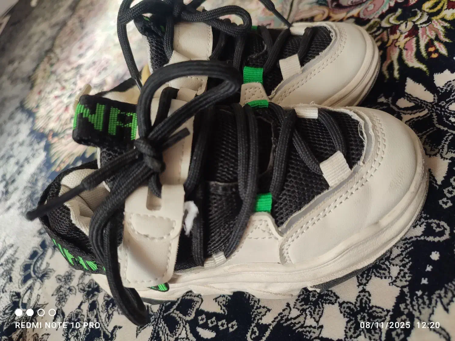 گفش بچگانه|کفش و لباس بچه|مشهد, کوشش|دیوار