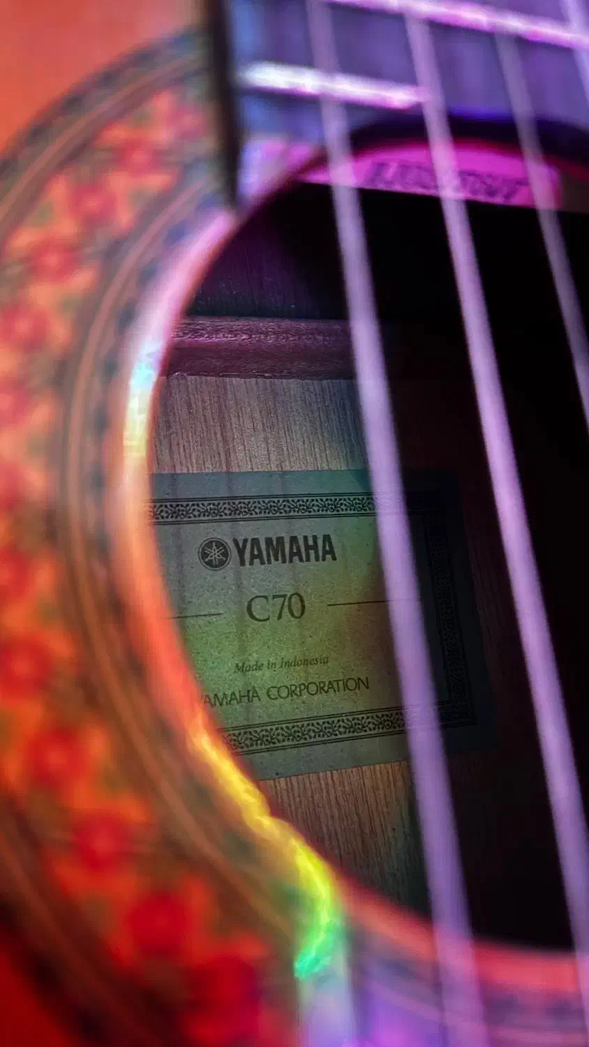 Yamaha c70 اندونزی همراه با کاور|گیتار، بیس، امپلیفایر|صدرا-فارس, فاز ۱|دیوار