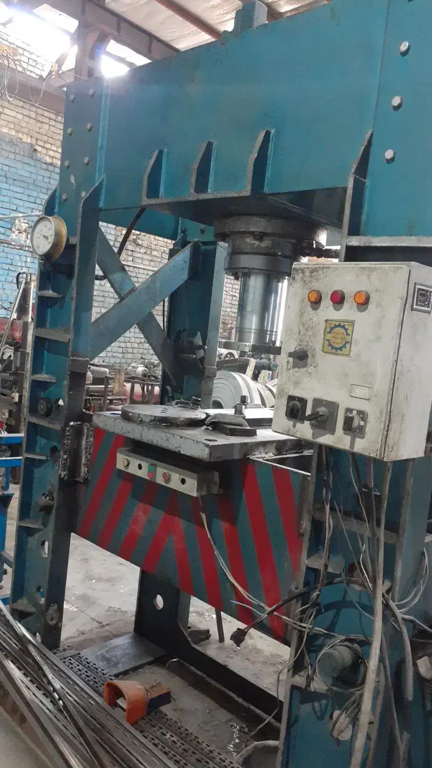 پرس هیدرولیک 200تن و گیوتین 2میل|ماشین‌آلات صنعتی|اصفهان, حصه جنوبی|دیوار