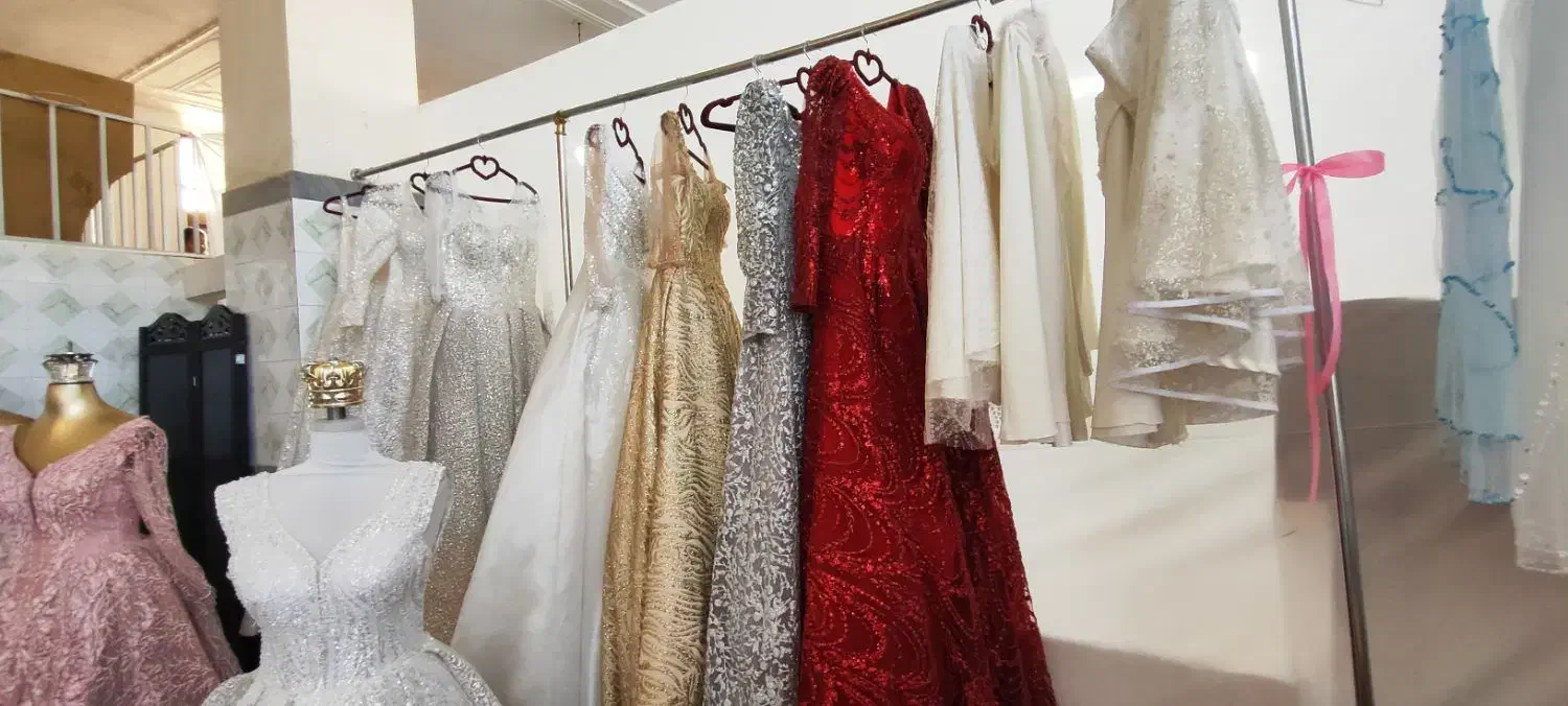 فروش لباس عروس نو به علت تغییر شغل|لباس|آباده, |دیوار