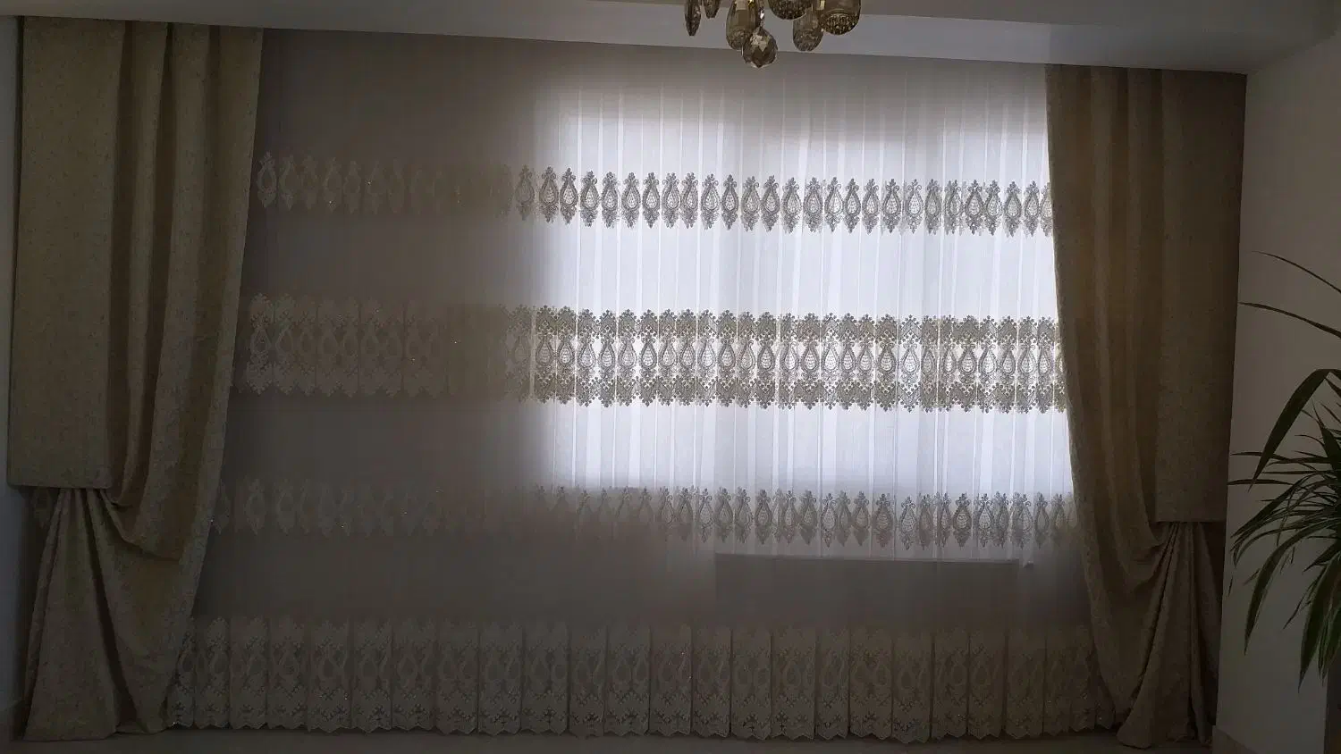 پرده وشال پرده تمیز.بدون هیچ ایرادی  ۵متری|پرده، رانر، رومیزی|مرند, |دیوار