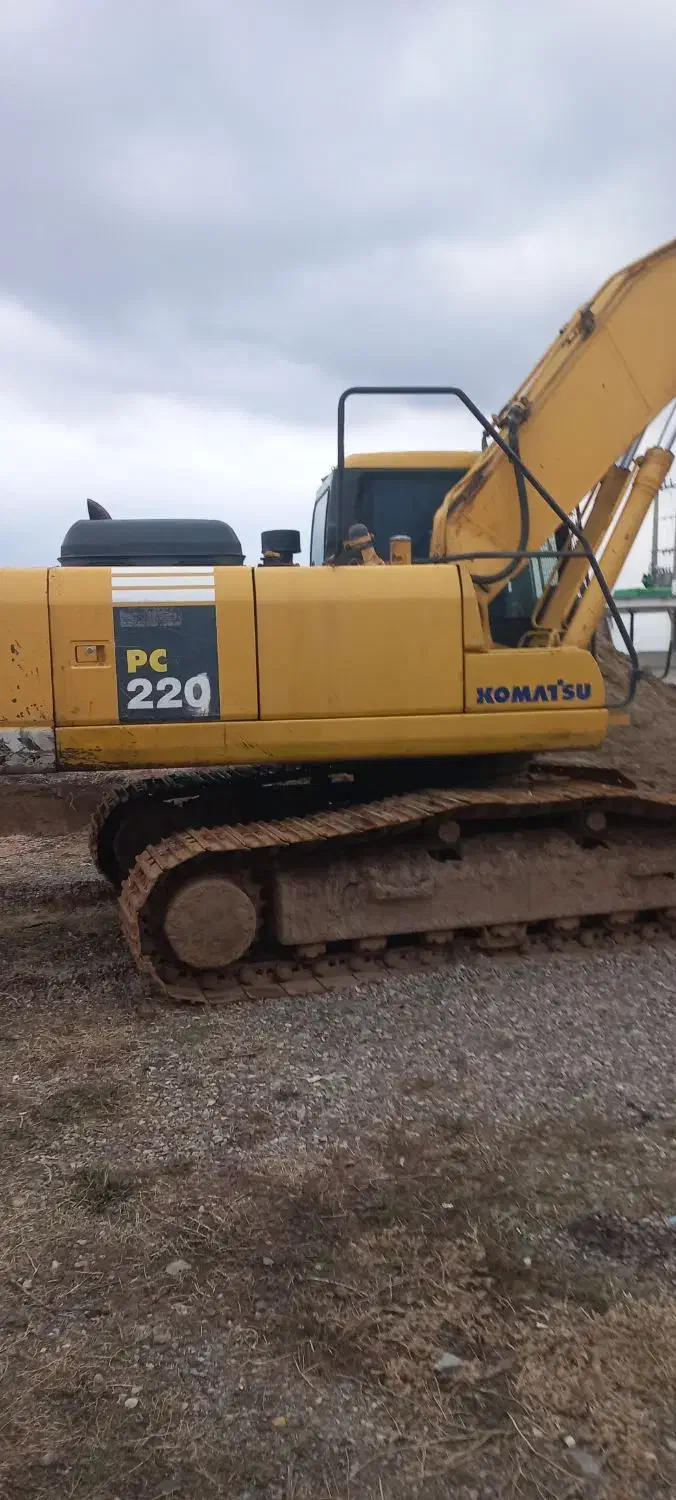 بیل کوماتسو ۲۲۰|خودرو سنگین|میاندوآب, |دیوار