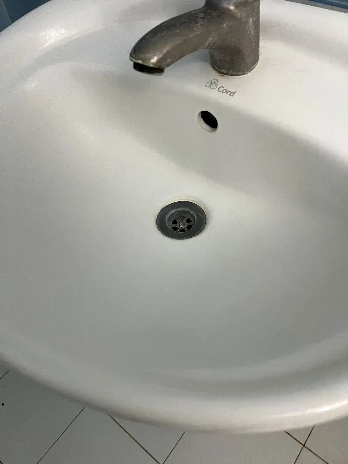 روشویی به همراه شیر مارک Cord|لوازم سرویس بهداشتی|گنبد کاووس, |دیوار