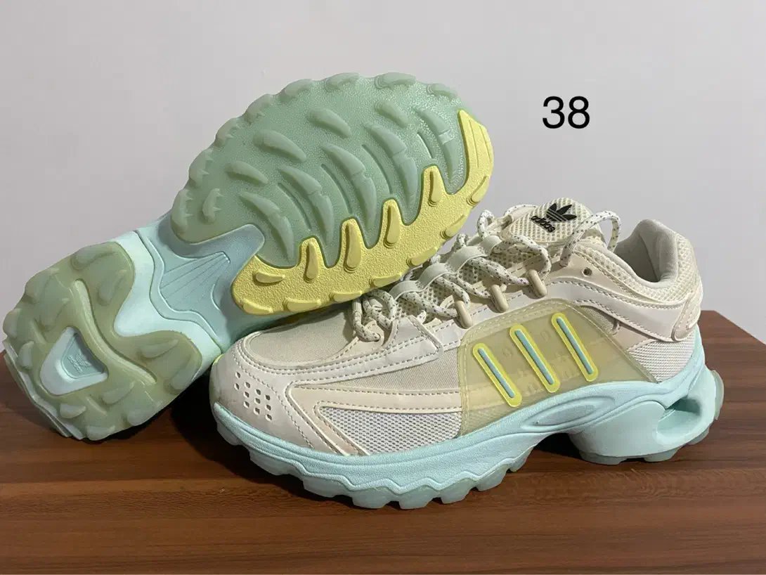 کفش آدیداس|کفش و لباس بچه|لار, |دیوار