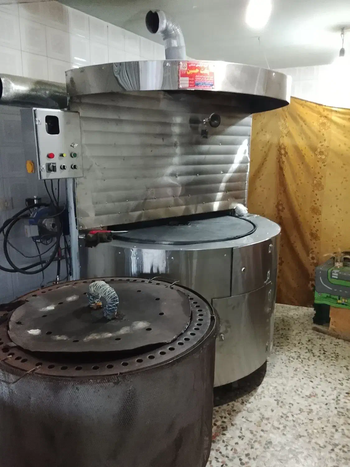 فروش تنور گردان مناسب برای پخت انواع نان وپیتزا|اجاق گاز و لوازم برقی پخت‌وپز|جیرفت, |دیوار