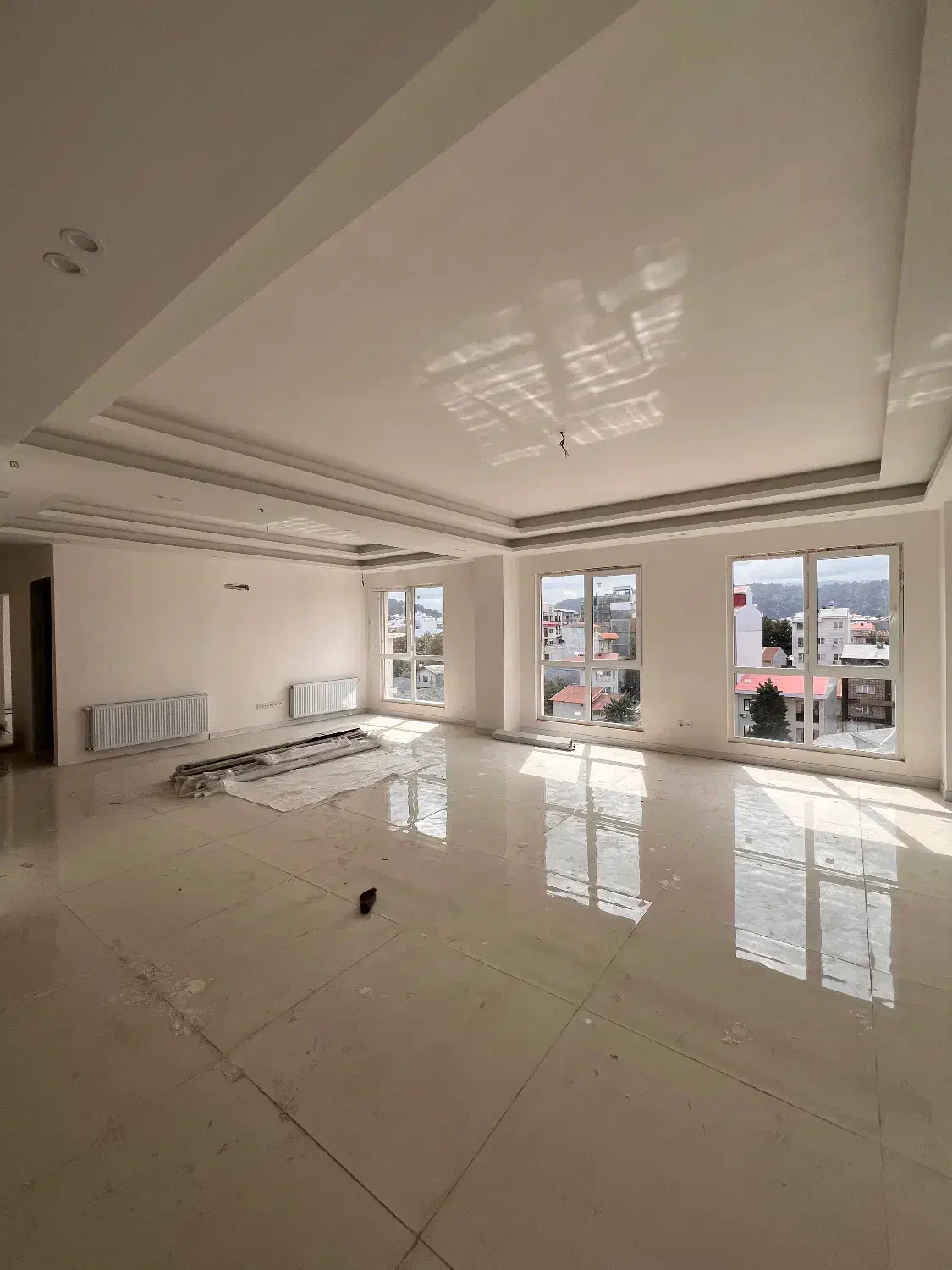 طبقه آخر نوساز|فروش آپارتمان|لاهیجان, شیشه گران|دیوار