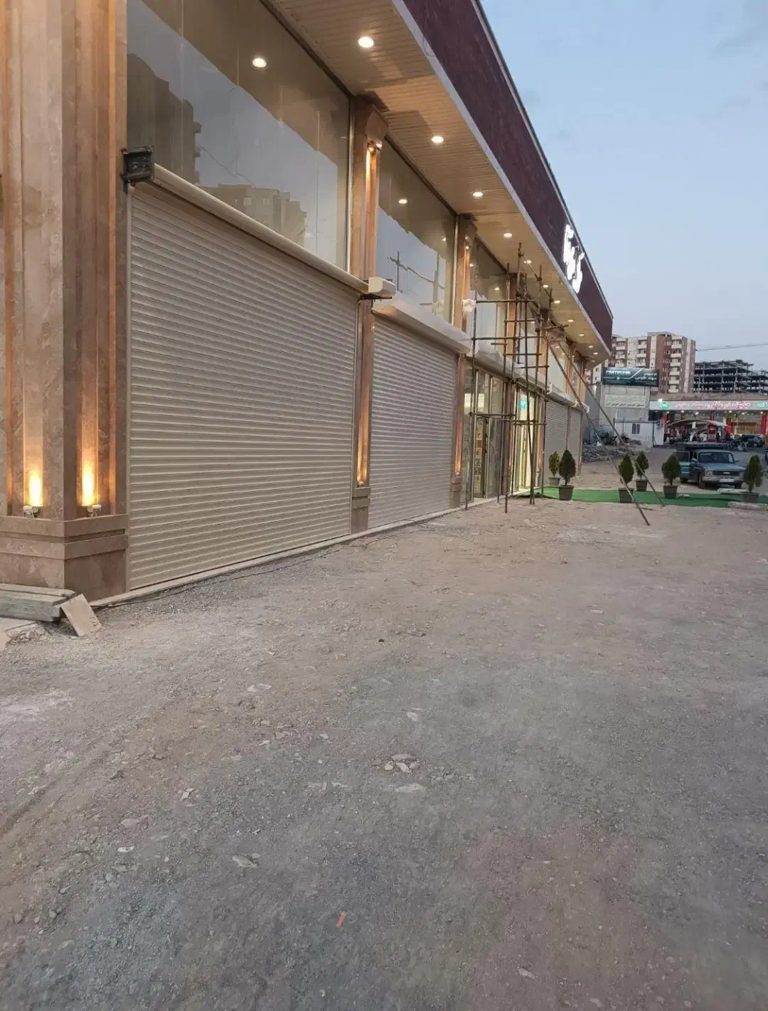 تعمیرات تخصصی کرکره برقی و شیشه سکوریت/منصفانه|خدمات پیشه و مهارت|ارومیه, |دیوار