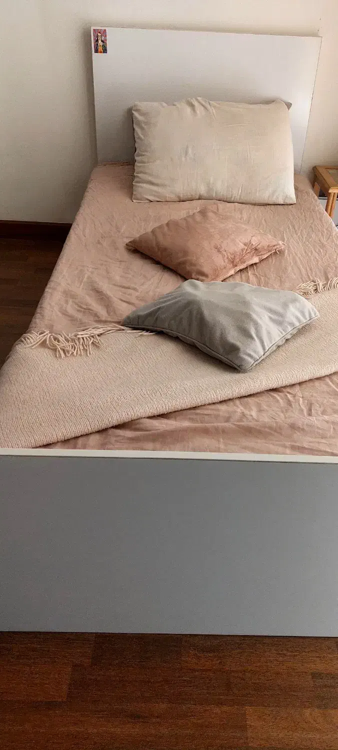 تختخواب و میز تحریر|تخت و سرویس خواب|تهران, ولنجک|دیوار