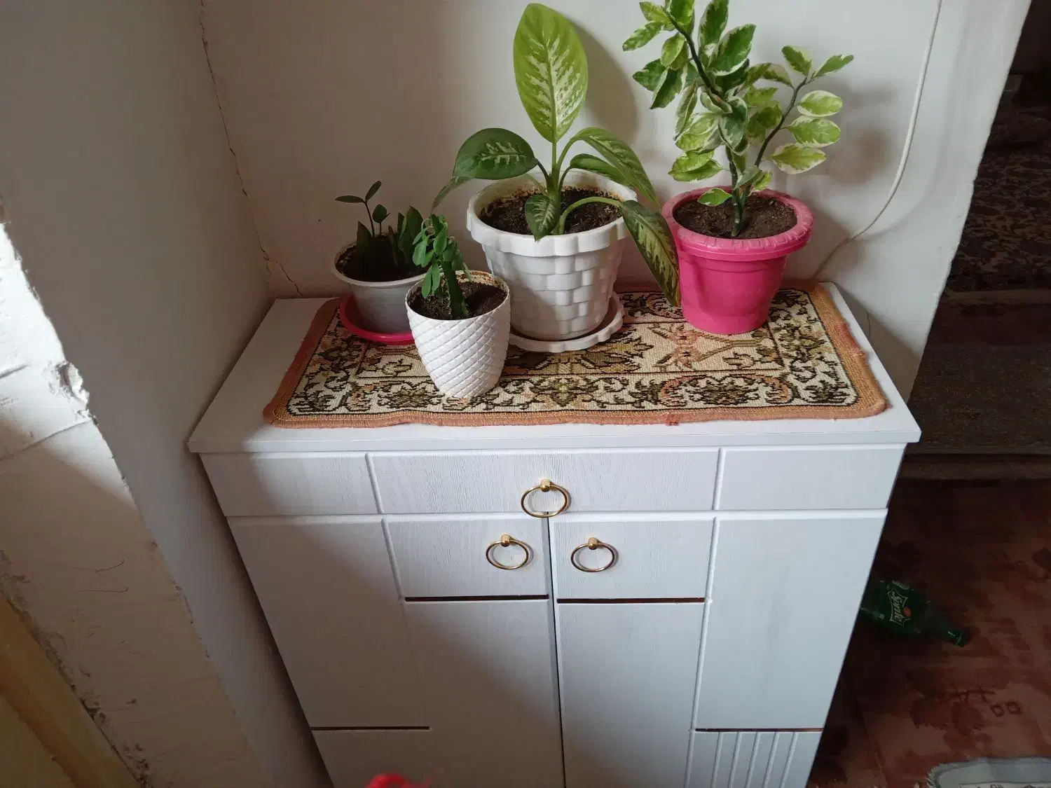 جاکفشی سفید|جاکفشی، کمد، دراور|نقده, |دیوار