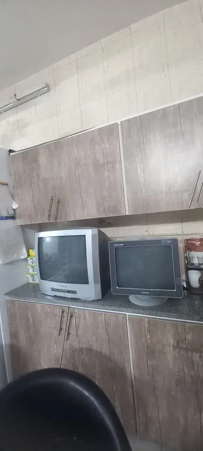 تلوزیون قدیمی و کامپوتر قدیمی|سیستم صوتی خانگی|فسا, |دیوار