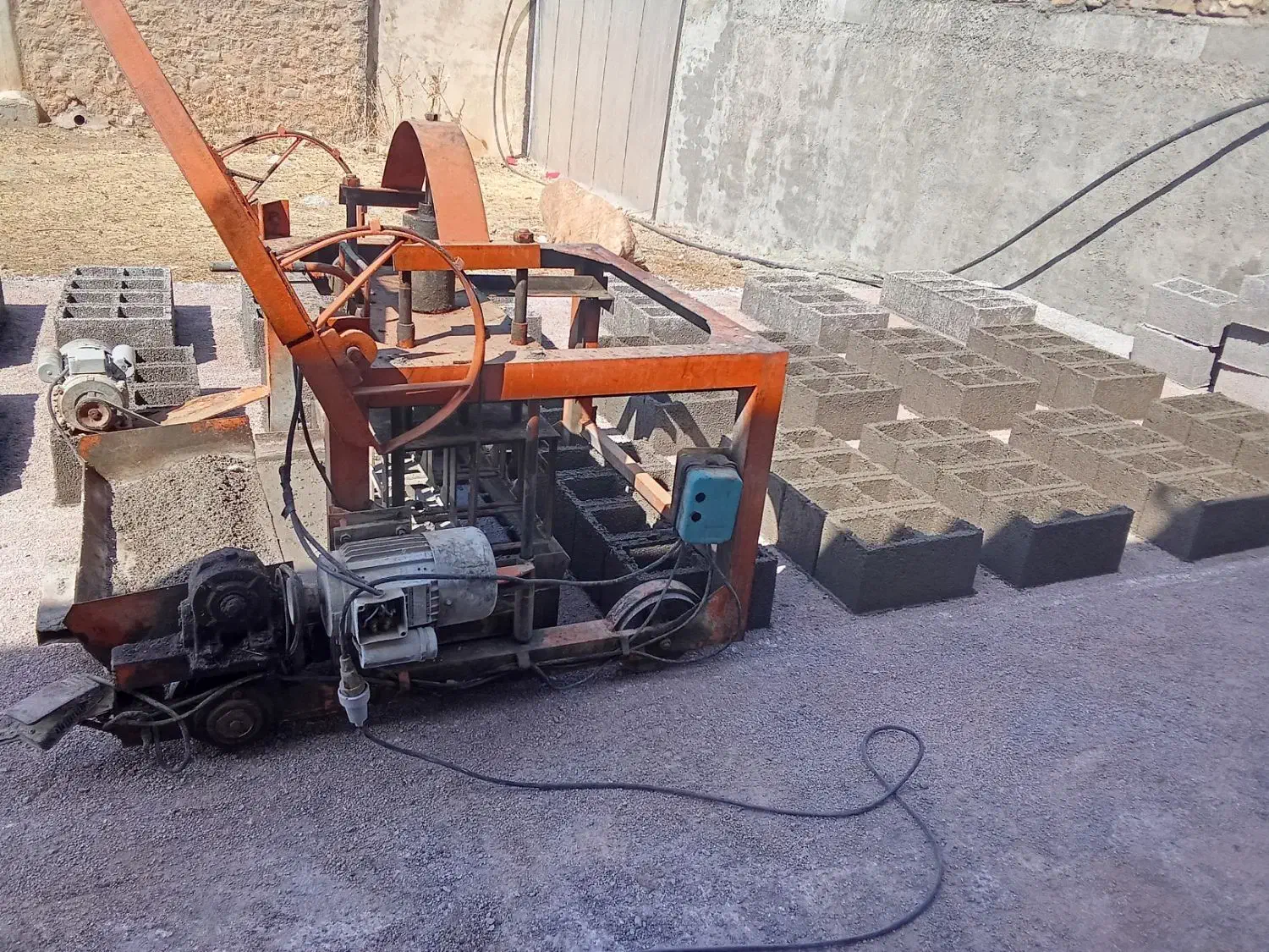 بلوک سیمانی ته پر آبسرده|مصالح و تجهیزات ساختمان|بروجرد, |دیوار