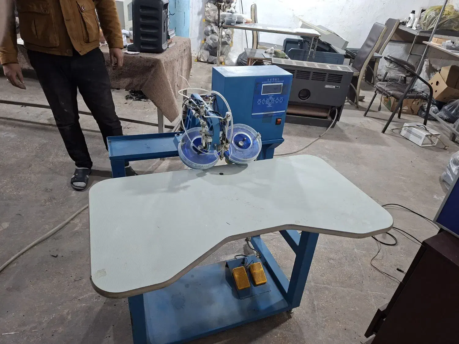 دستگاه نگین زن|ماشین‌آلات صنعتی|قم, بیست متری ولیعصر|دیوار