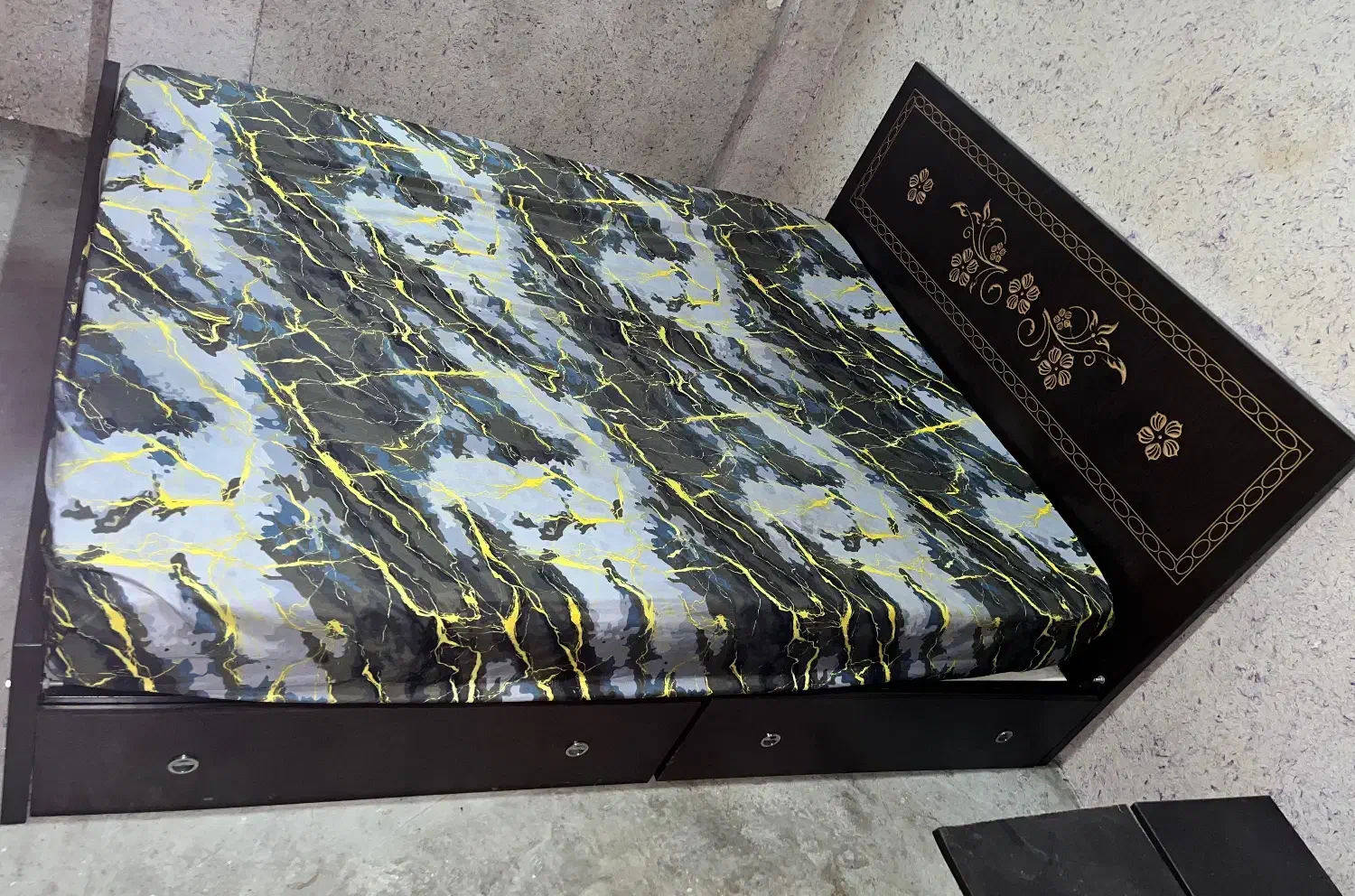 فروش تخت خواب دونفره سالم|تخت و سرویس خواب|لاهیجان, کوی آزادگان|دیوار